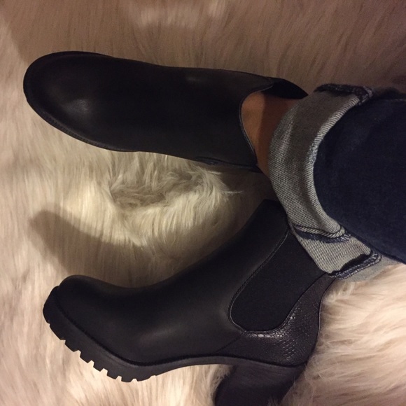 FAUX LEATHER ANKLE BOOTS - Picture 5 of 8